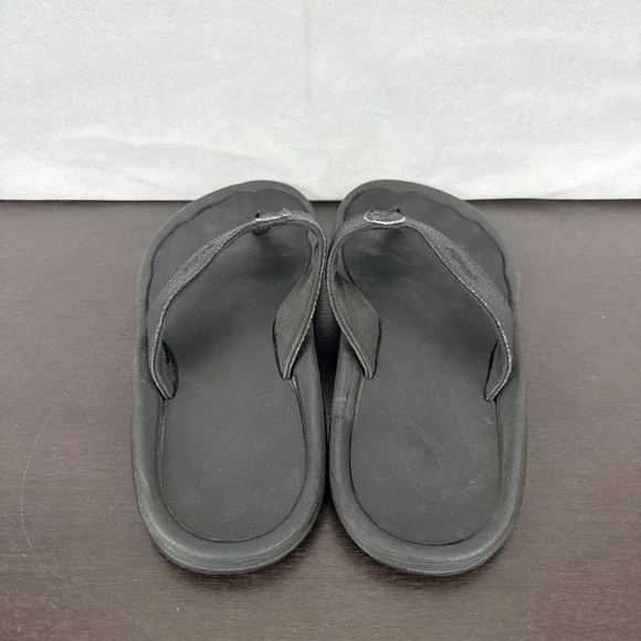 Olukai Ohana Sandals Women's Size 8/8.5? Black Leather Rubber Flip Flops Summer - Picture 4 of 10